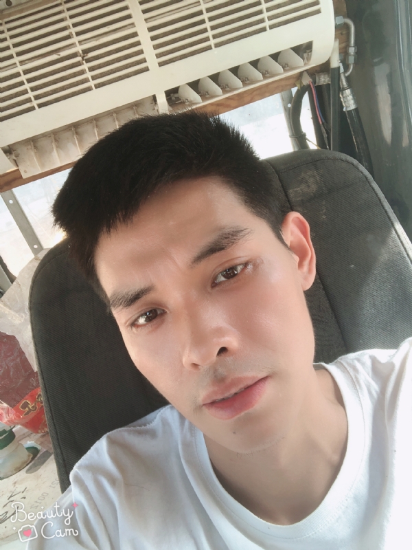 小董的第一张照片--茂名相亲服务中心