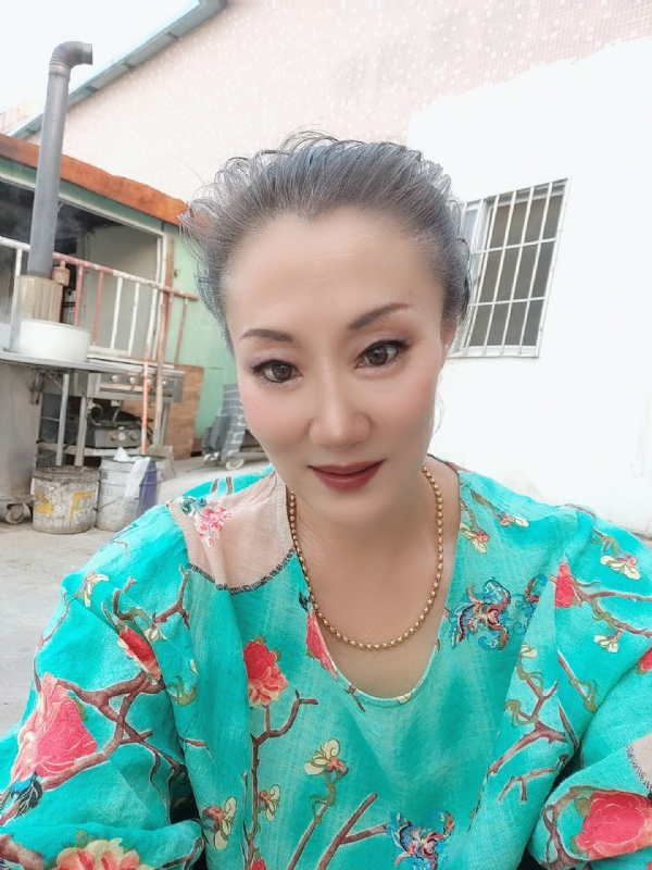 燕子的第三张照片--茂名相亲服务中心