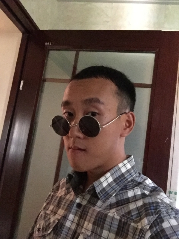 悲喜的第一张照片--茂名相亲服务中心