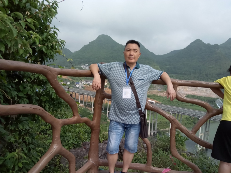 岁月无声的第一张照片--茂名相亲服务中心