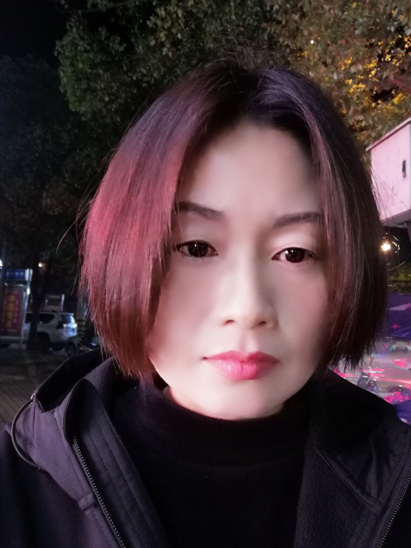 风中百合的第一张照片--茂名相亲服务中心