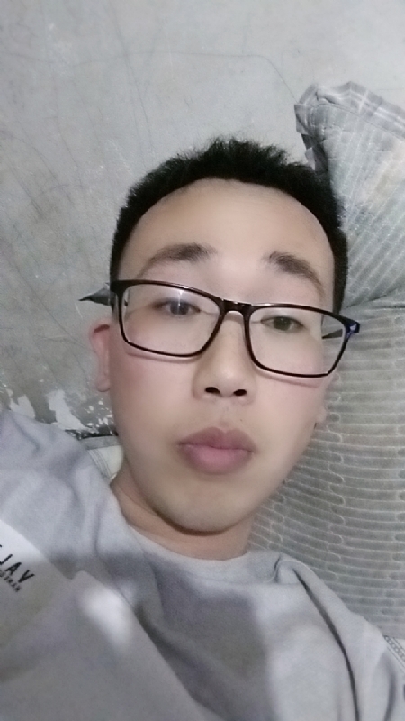 喜欢比我大的女人的第一张照片--茂名相亲服务中心