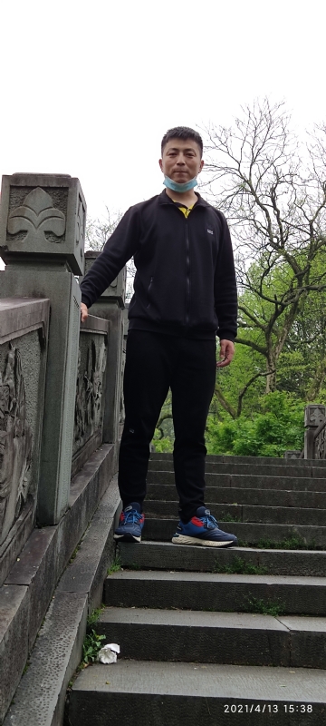 翁的第一张照片--茂名相亲服务中心