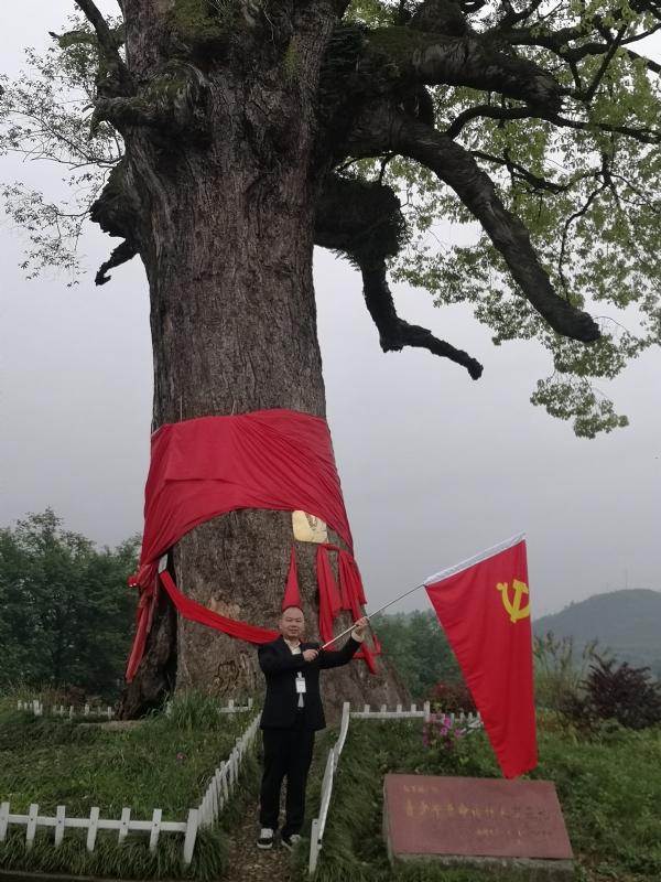 辉辉的第一张照片--茂名相亲服务中心
