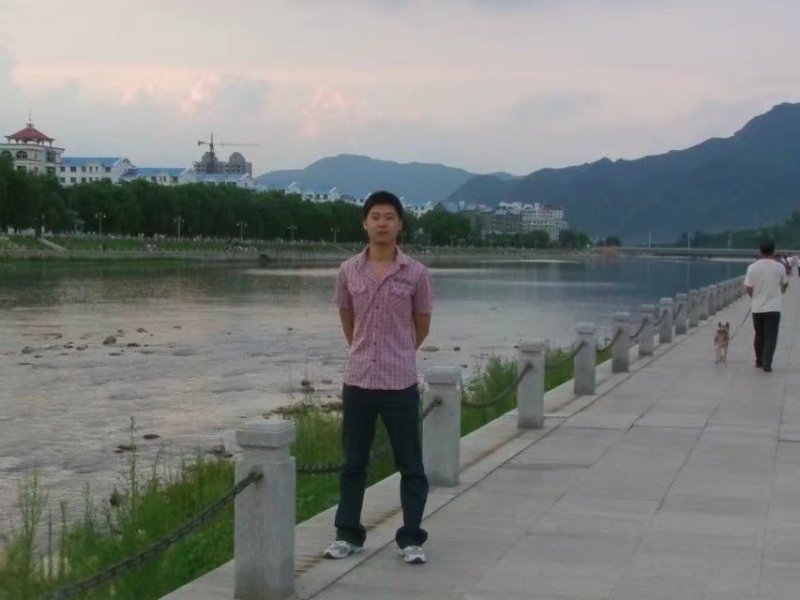 王王的第一张照片--茂名相亲服务中心
