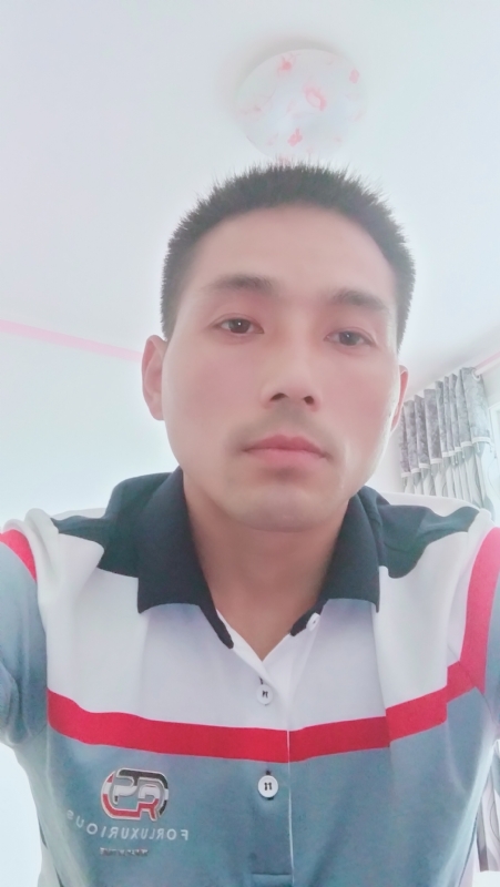 染红尘世的第一张照片--茂名相亲服务中心
