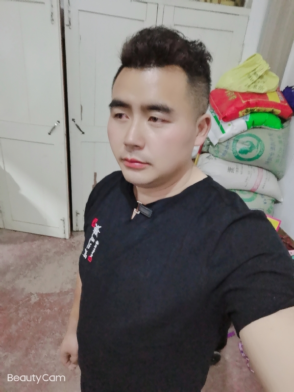 阿杰的第一张照片--茂名相亲服务中心