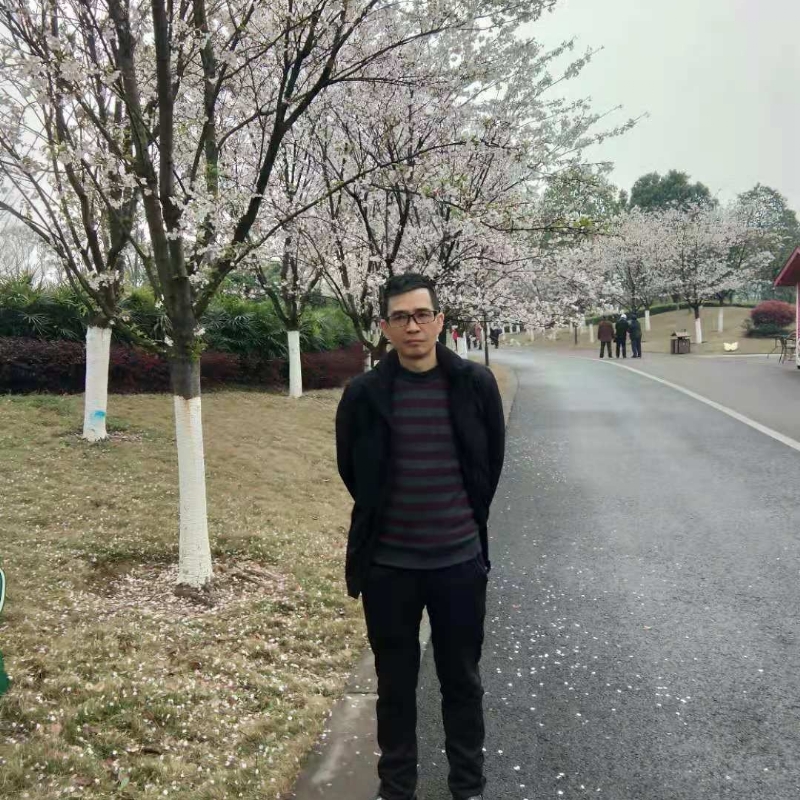 痴心爱人的第一张照片--茂名相亲服务中心
