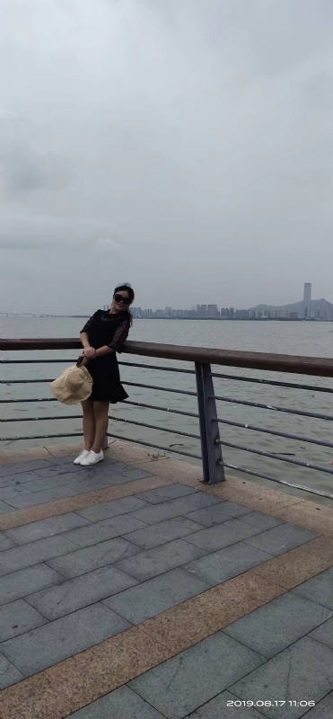 清秋的第一张照片--茂名相亲服务中心