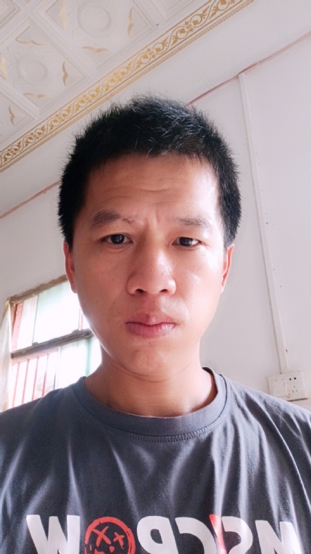 人都再努力的第一张照片--茂名相亲服务中心