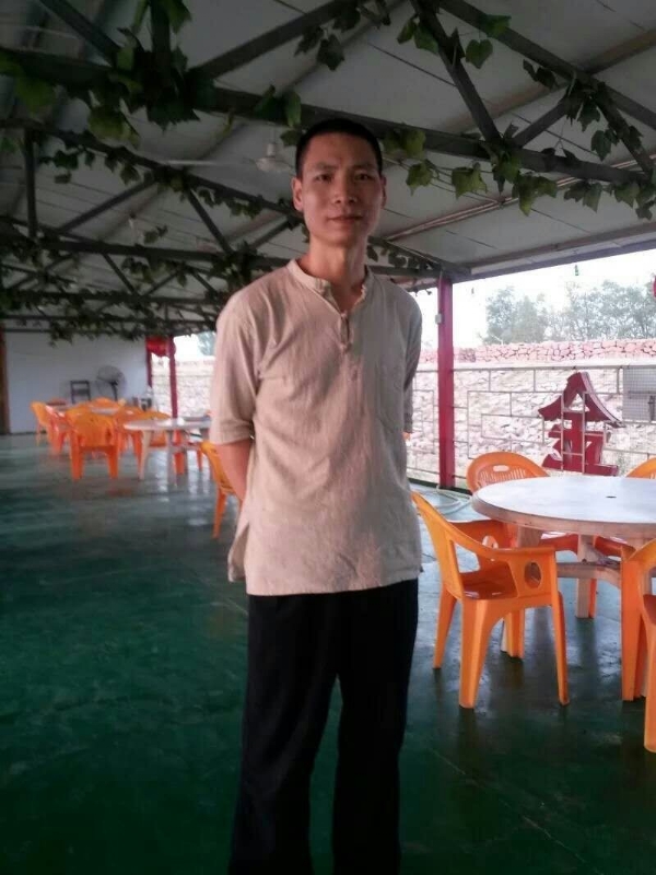 周哥的第三张照片--茂名相亲服务中心