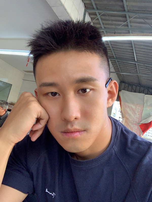 相见恨晚的第二张照片--茂名相亲服务中心