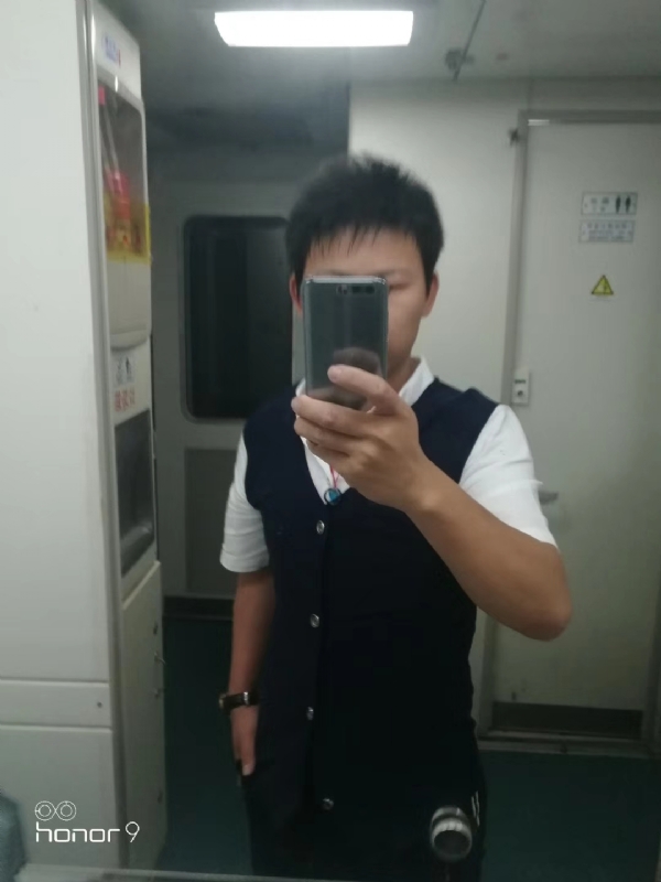 阳光下de幸福的第一张照片--茂名相亲服务中心