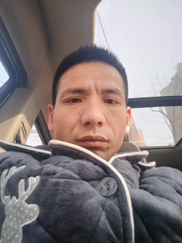 青春不长在的第一张照片--茂名相亲服务中心