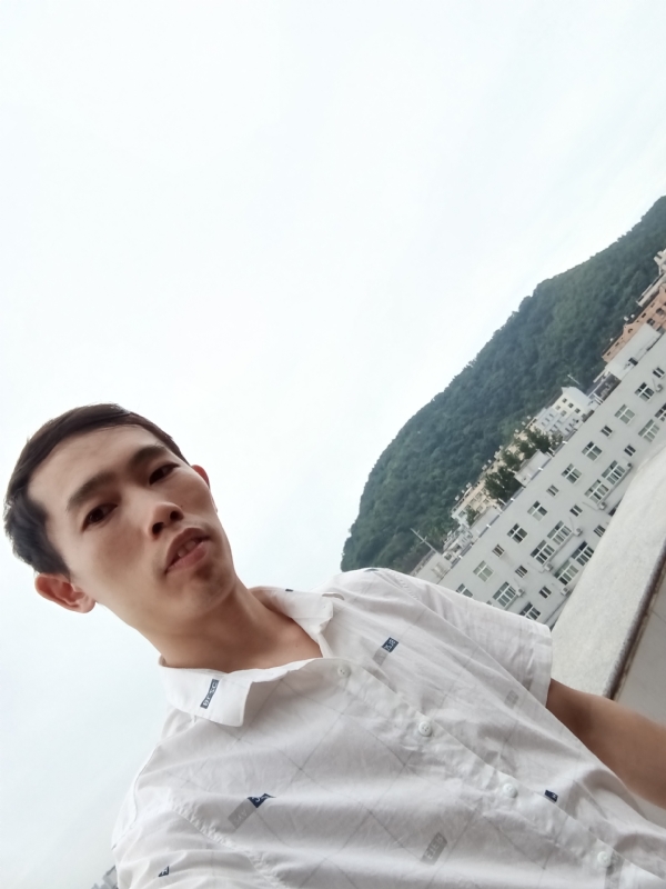 会飞的鱼的第一张照片--茂名相亲服务中心