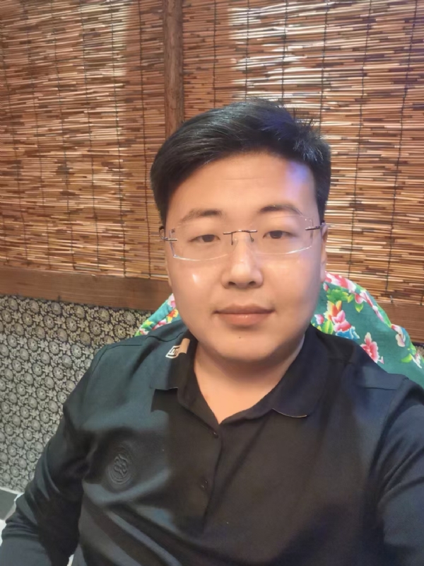 刘先生的第一张照片--茂名相亲服务中心