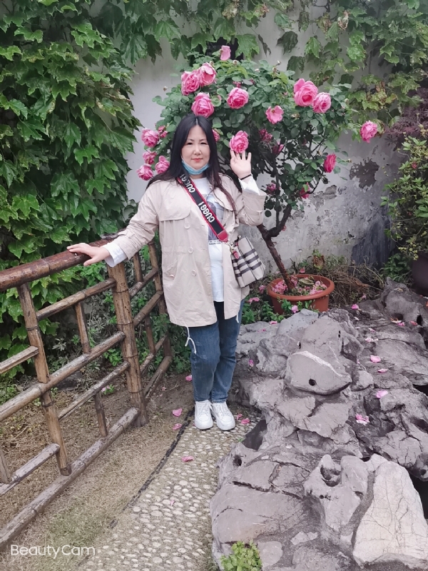 乖乖一女的第三张照片--茂名相亲服务中心