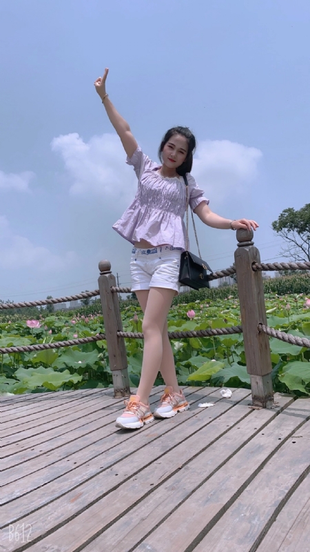 秋水伊人的第二张照片--茂名相亲服务中心