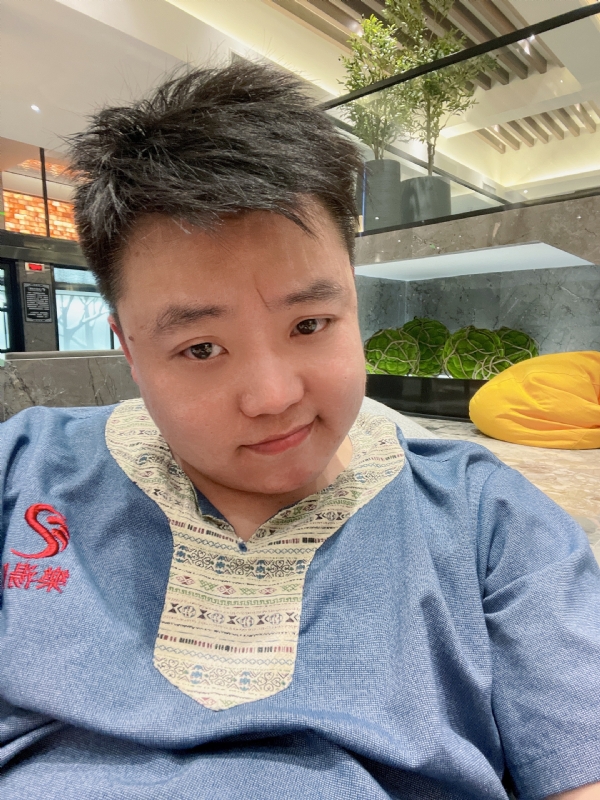 小恶魔的第二张照片--茂名相亲服务中心