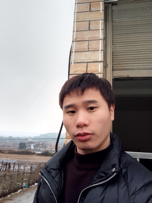 银色的羽翼的第一张照片--茂名相亲服务中心