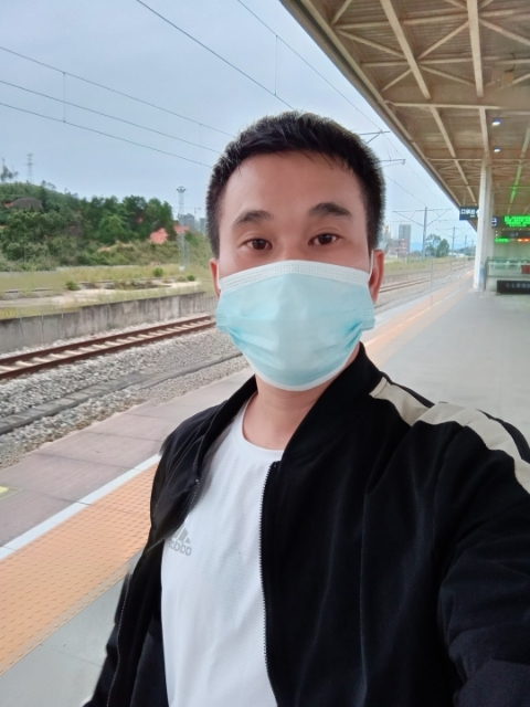 小李的第一张照片--茂名相亲服务中心