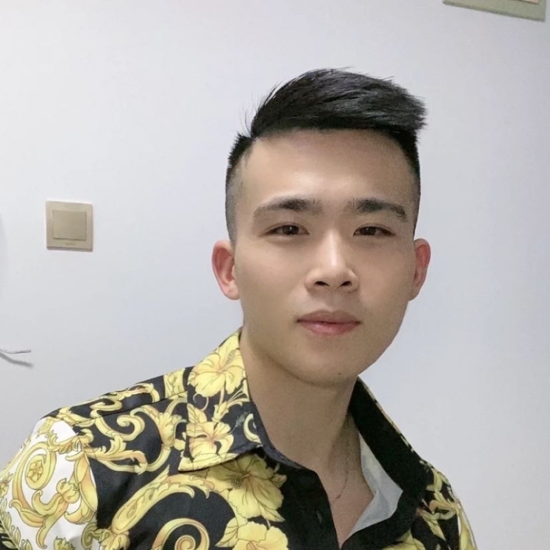 迷彩冲锋衣的第一张照片--茂名相亲服务中心