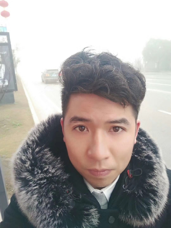 开心快乐每一天的第一张照片--茂名相亲服务中心