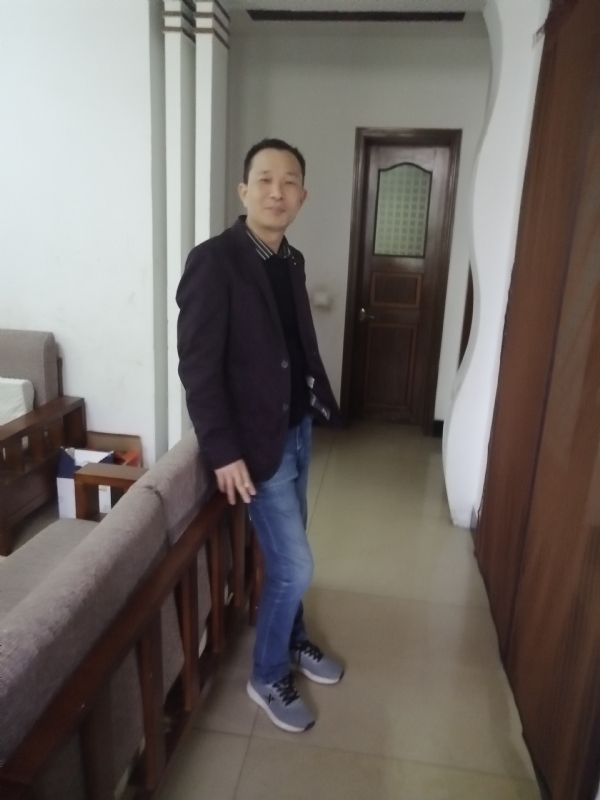 相亲相爱的第一张照片--茂名相亲服务中心
