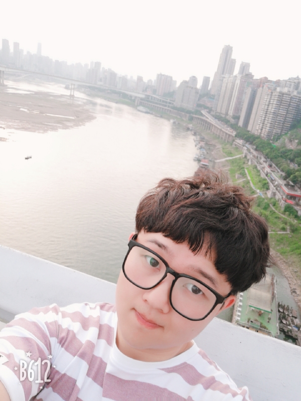 白夜行中人的第一张照片--茂名相亲服务中心