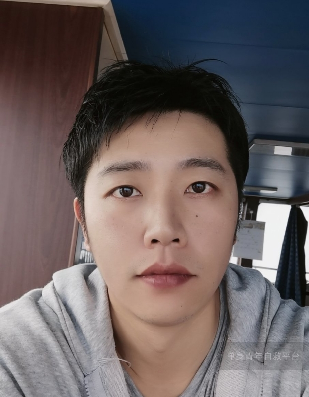 不太帅的男人的第一张照片--茂名相亲服务中心