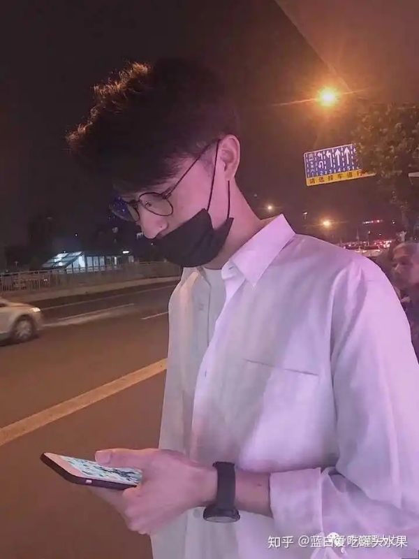 情圣的第一张照片--茂名相亲服务中心