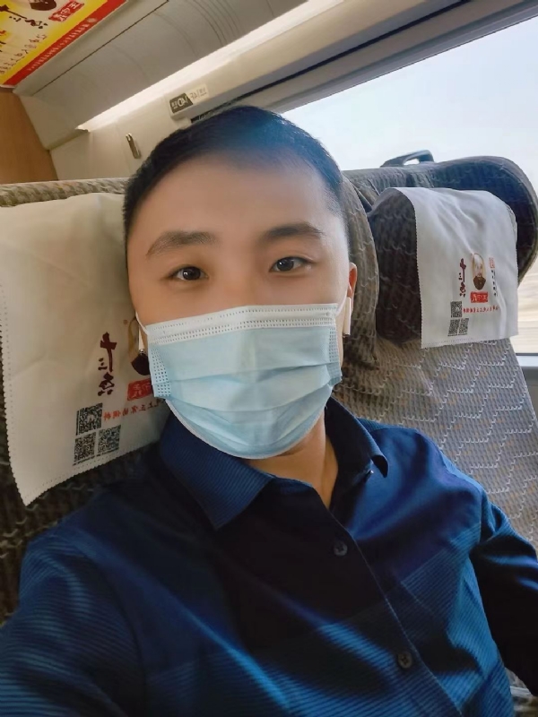 孤独的小屁猪的第二张照片--茂名相亲服务中心
