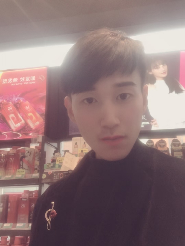 唯美的爱情故事的第一张照片--茂名相亲服务中心