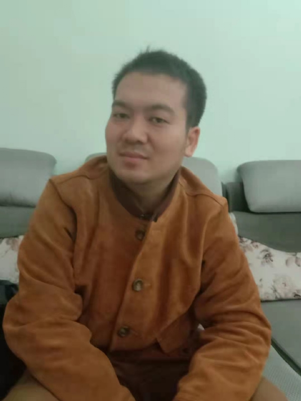 艺民的第一张照片--茂名相亲服务中心