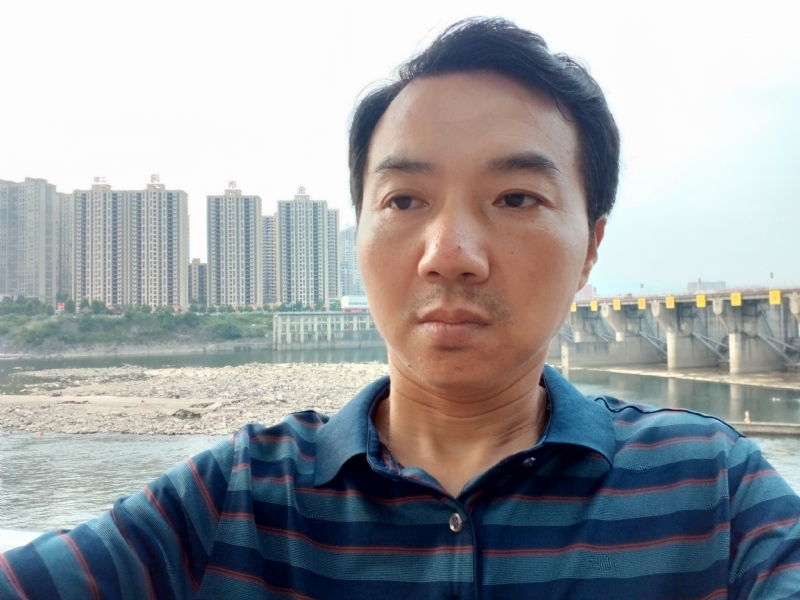 yangguang的第一张照片--茂名相亲服务中心