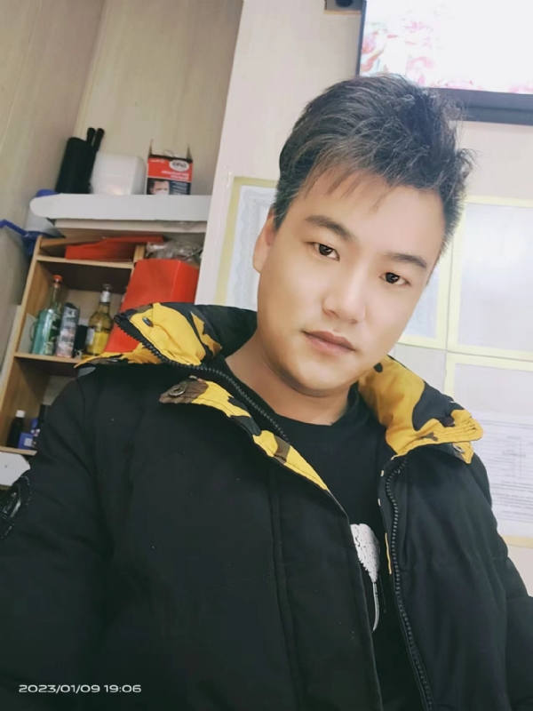 孤酒枕愁眼眠的第一张照片--茂名相亲服务中心