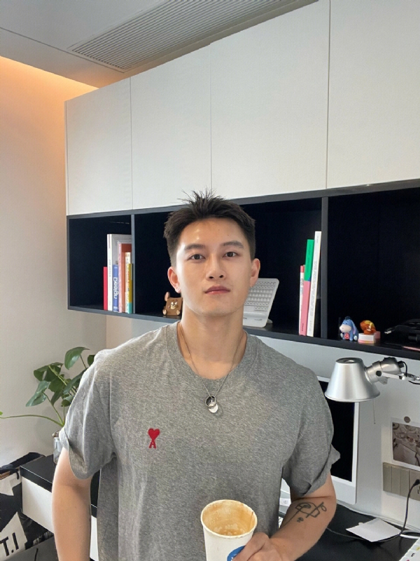 月光之下的第二张照片--茂名相亲服务中心