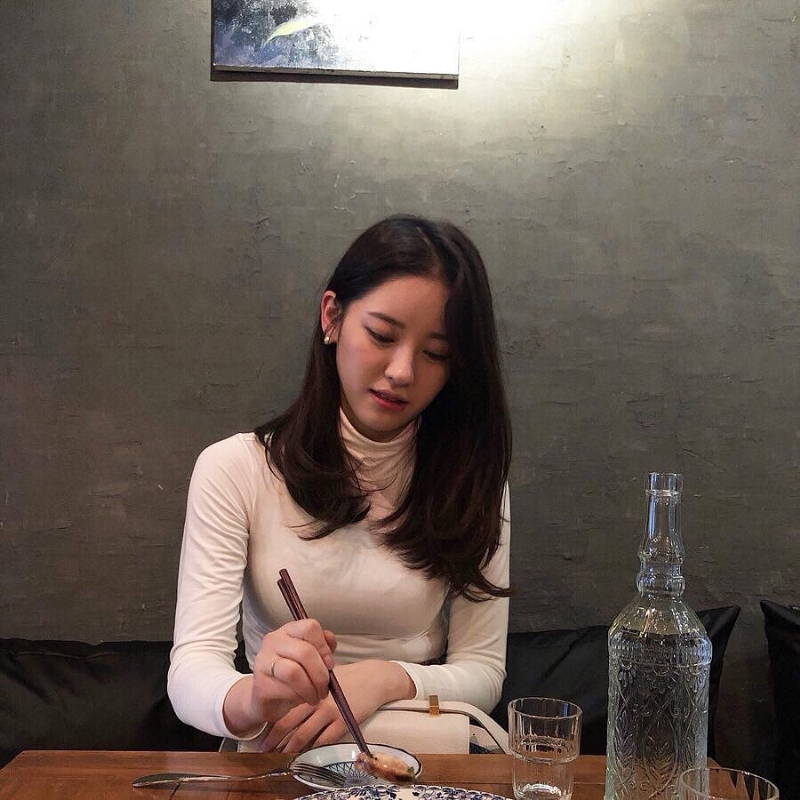 贵阳萧萧姐的第一张照片--茂名相亲服务中心