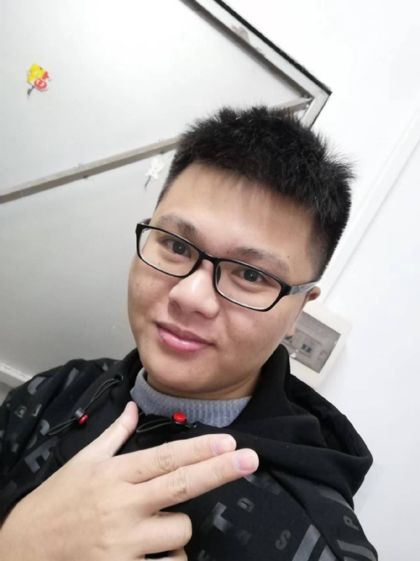 小小梦执的第一张照片--茂名相亲服务中心