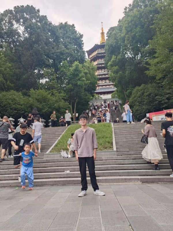 阳光男孩的第五张照片--茂名相亲服务中心