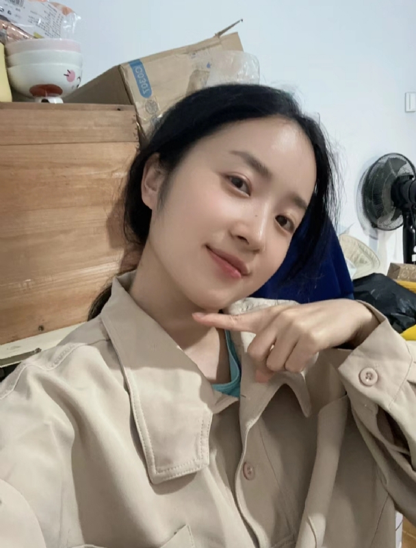 多喝热水的第二张照片--茂名相亲服务中心