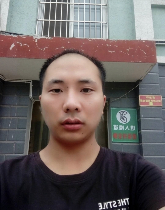 亮亮的第一张照片--茂名相亲服务中心