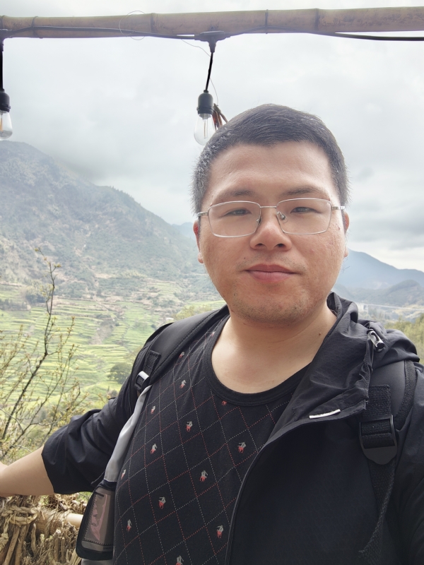 青山的第三张照片--茂名相亲服务中心