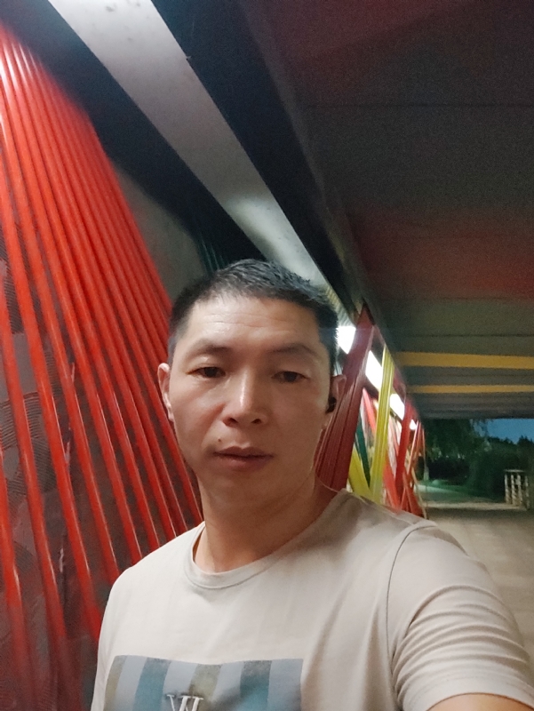 夜猫的第一张照片--茂名相亲服务中心