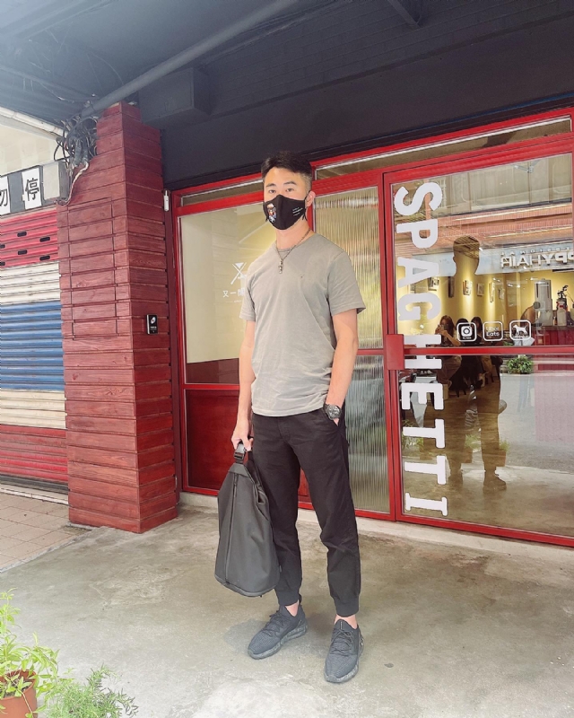 酒商安迪的第一张照片--茂名相亲服务中心