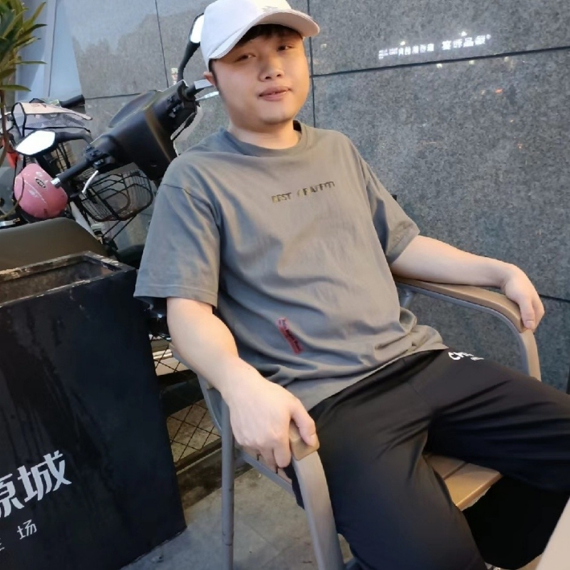 风吹半夏的第一张照片--茂名相亲服务中心