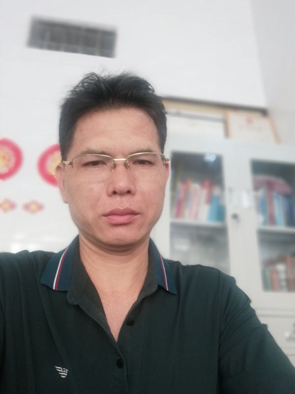后视镜的第一张照片--茂名相亲服务中心