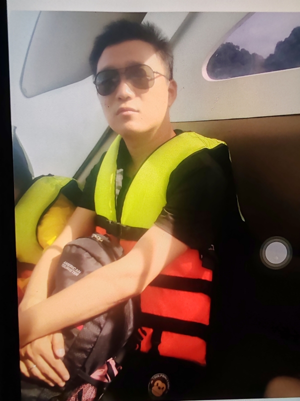 座看烟霞散的第一张照片--茂名相亲服务中心