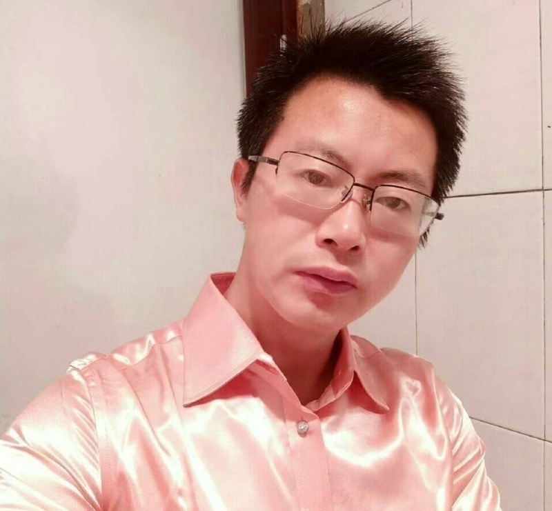亮亮的第一张照片--茂名相亲服务中心