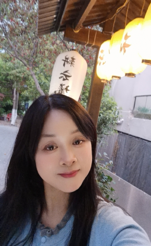 伊伊的第一张照片--茂名相亲服务中心